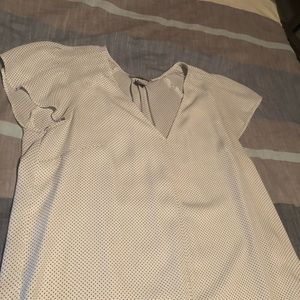 White with black dot H&M blouse w flutter sleeve